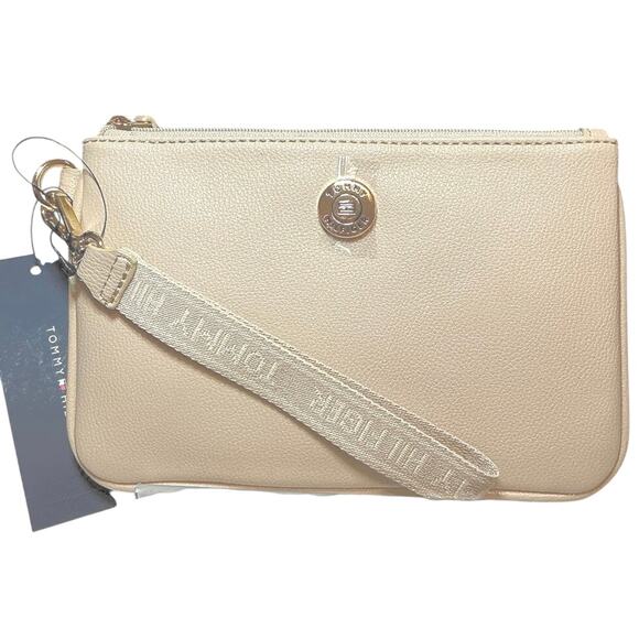Tommy Hilfiger NWT Cream Wristlet Pebbled Vegan Leather MSRP $68 - Picture 2 of 9